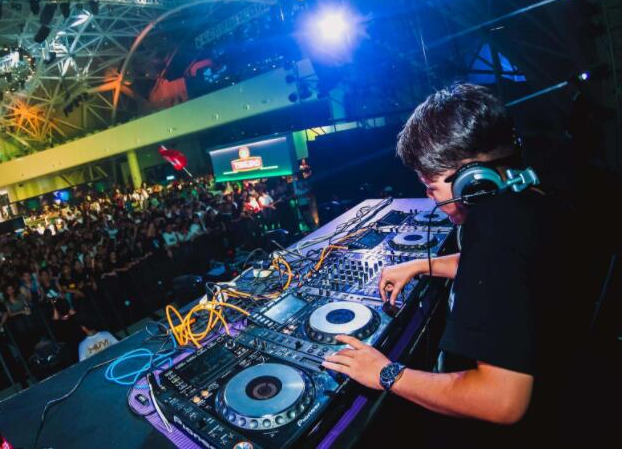 DJ.png